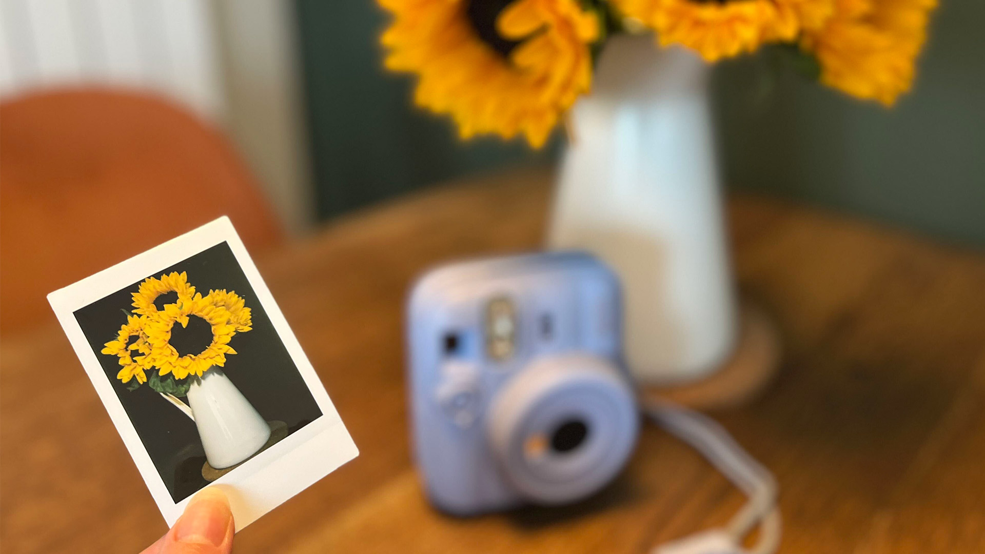 Обзор Fujifilm Instax Mini 13: возможности новой камеры моментальной печати с автоспуском картинка Обзор камеры Fujifilm Instax Mini 13 с таймером | DGL.RU