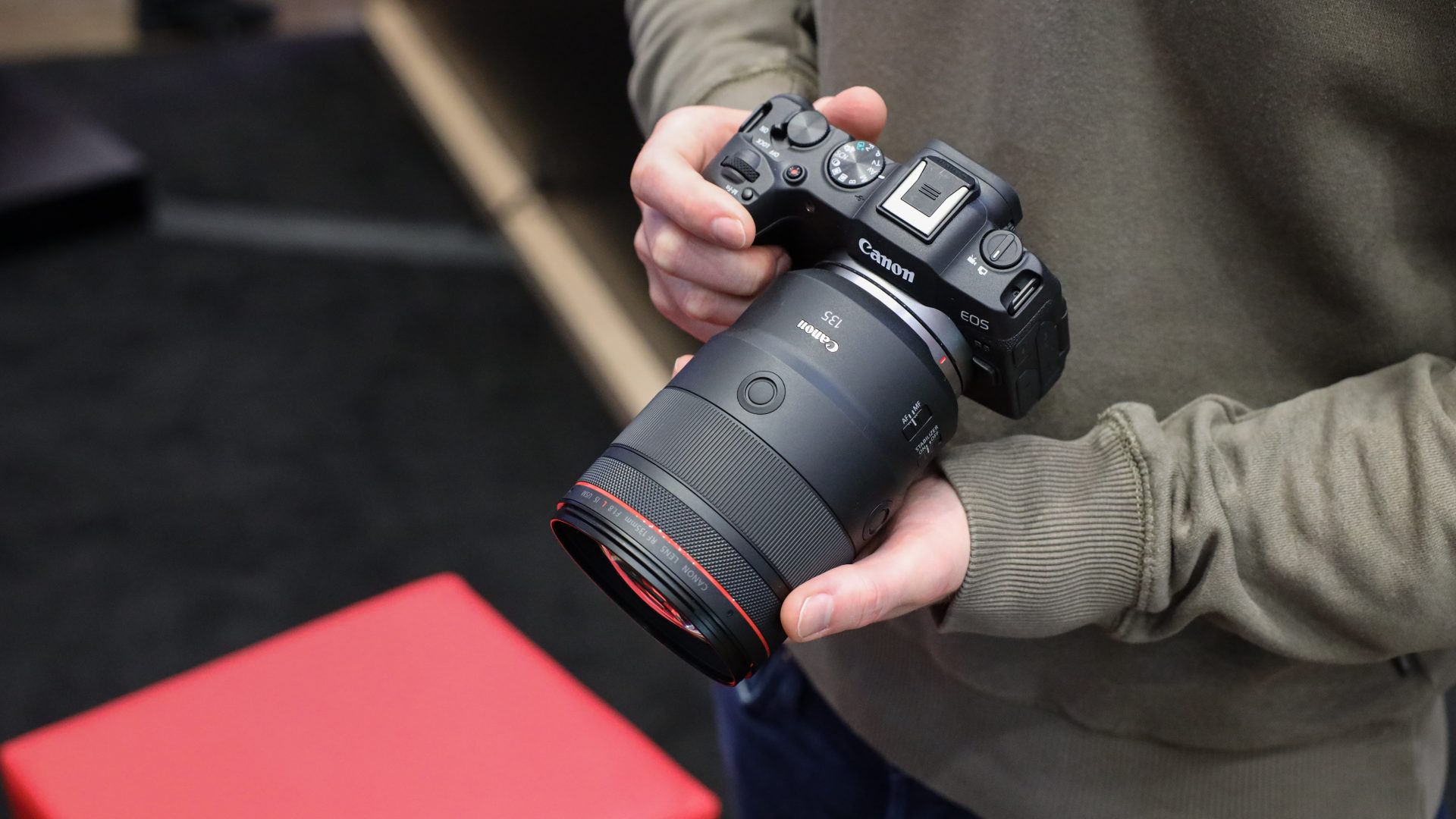 Обзор объектива Canon RF 135mm f/1.8L IS USM | DGL.RU
