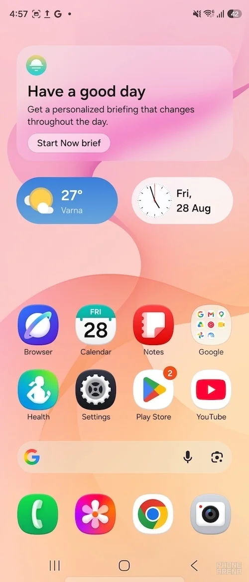 Обзор Samsung Galaxy Z Flip 8: эволюция дизайна и новые возможности картинка Обзор Samsung Galaxy Z Flip 8: тесты и экран | DGL.RU