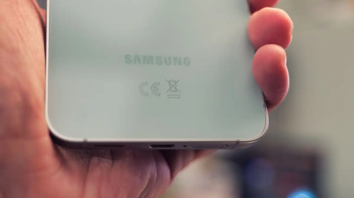 Обзор смартфона Samsung Galaxy S26 FE: технические характеристики, тесты и результаты сравнения картинка Обзор смартфона Samsung Galaxy S26 FE: тесты | DGL.RU
