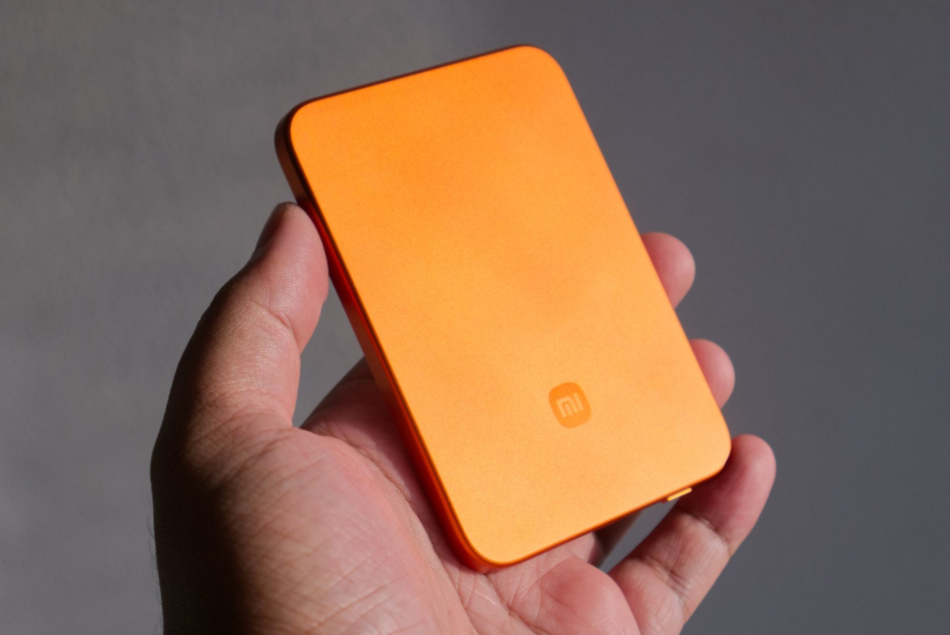 Обзор Xiaomi UltraThin Magnetic Power Bank 5000 | DGL.RU