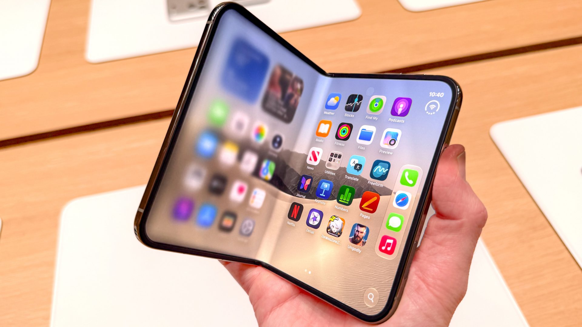 Особенности оптимизации iPhone Duo в сравнении со складными смартфонами на Android картинка Оптимизация iPhone Duo против складных Android | DGL.RU