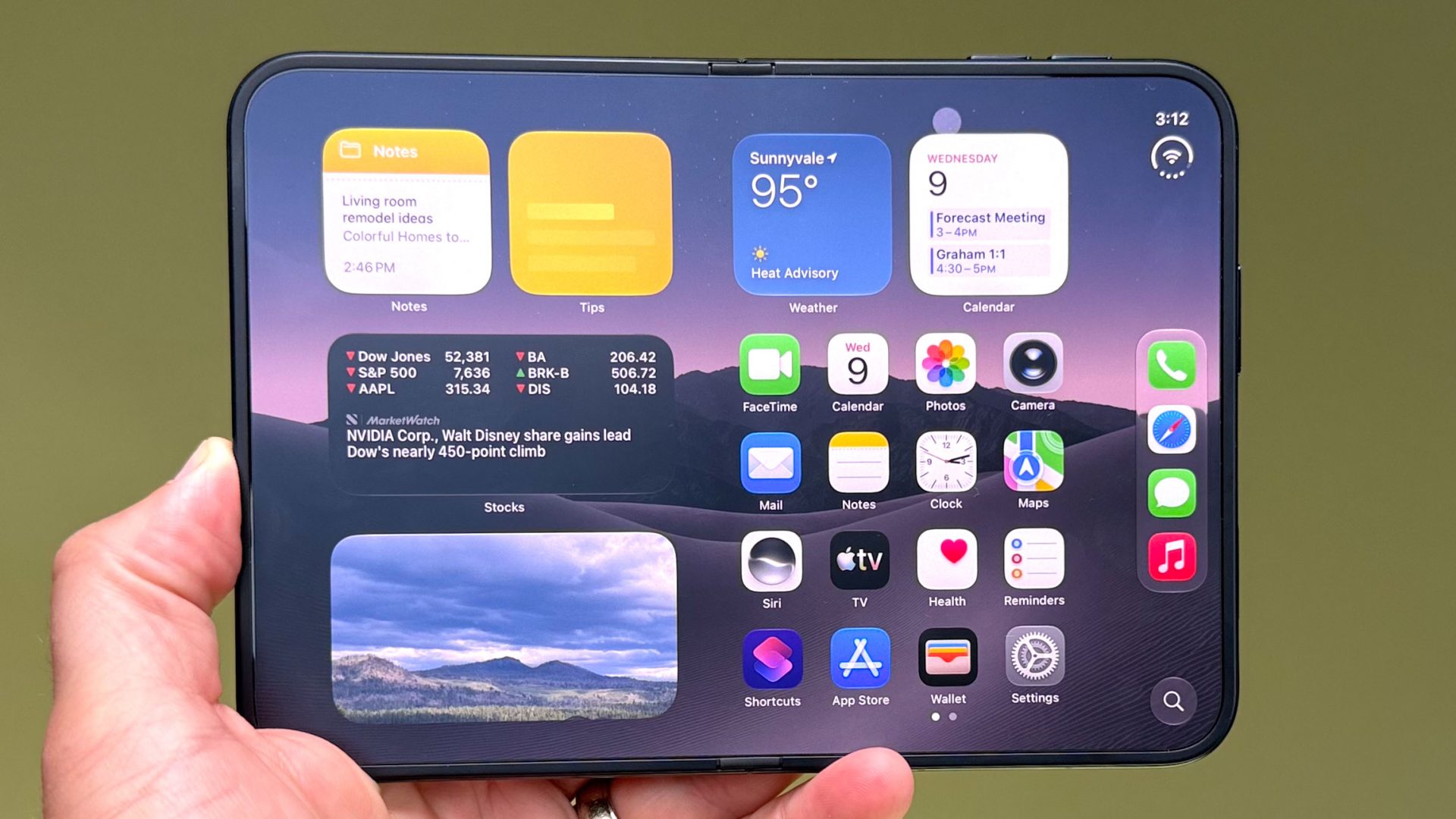 Особенности оптимизации iPhone Duo в сравнении со складными смартфонами на Android