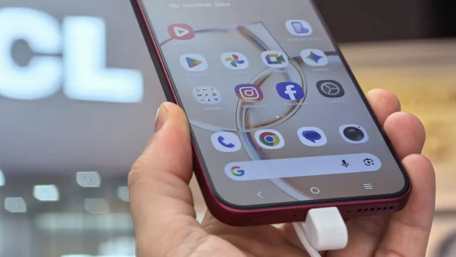 Телефон с матовым дисплеем TCL P80 Ultra: опыт использования и неожиданные особенности