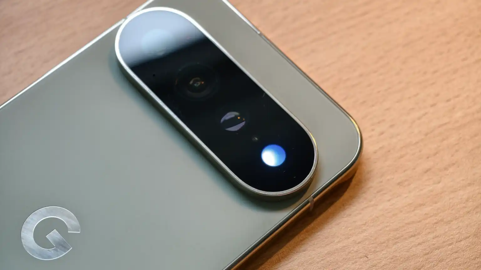 Pixel 11 Pro, HiLight и Gemini: апдейт, который до нас не доедет
