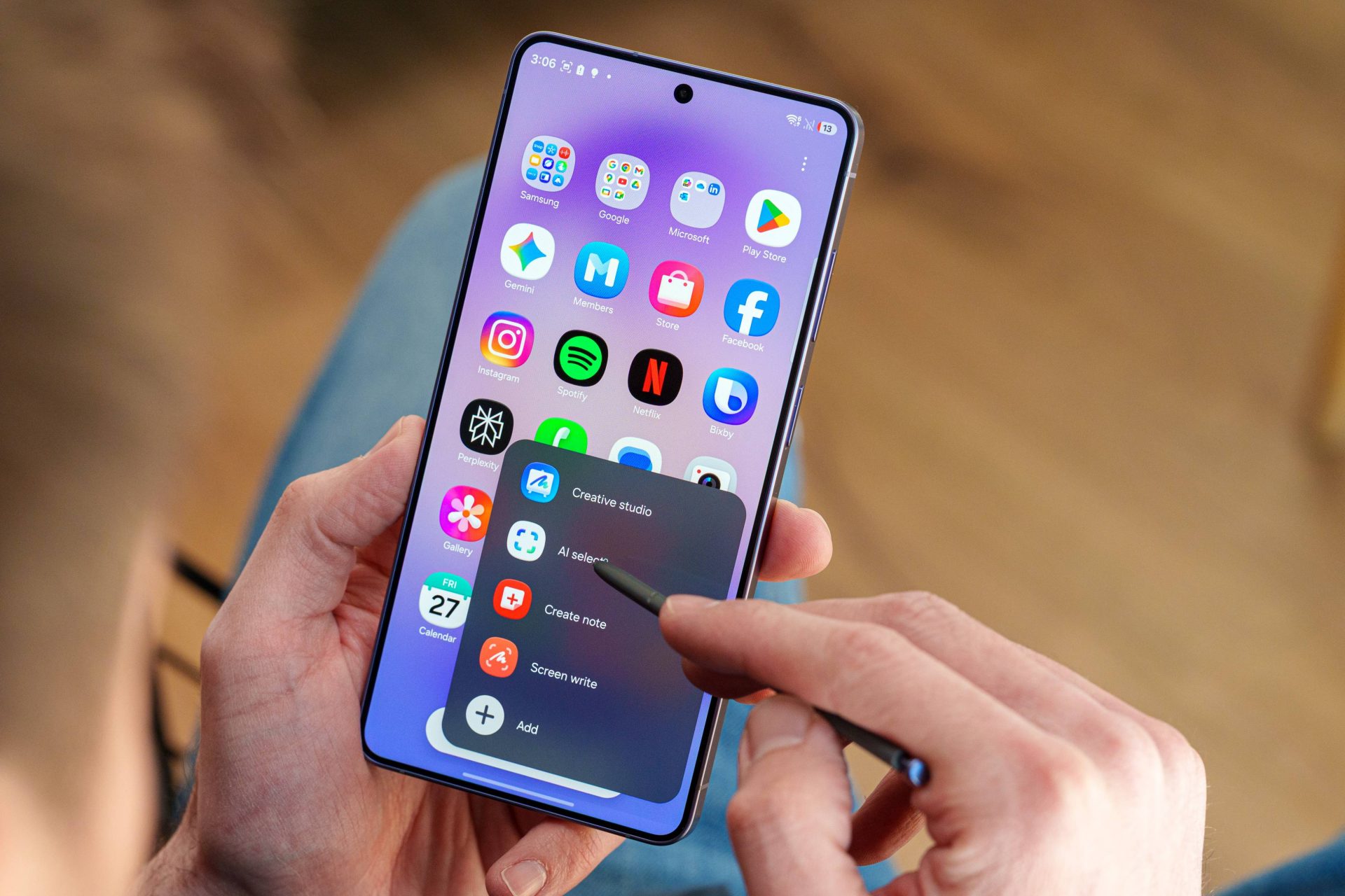 Samsung начала распространять One UI 9 на базе Android 17 для линейки Galaxy S26