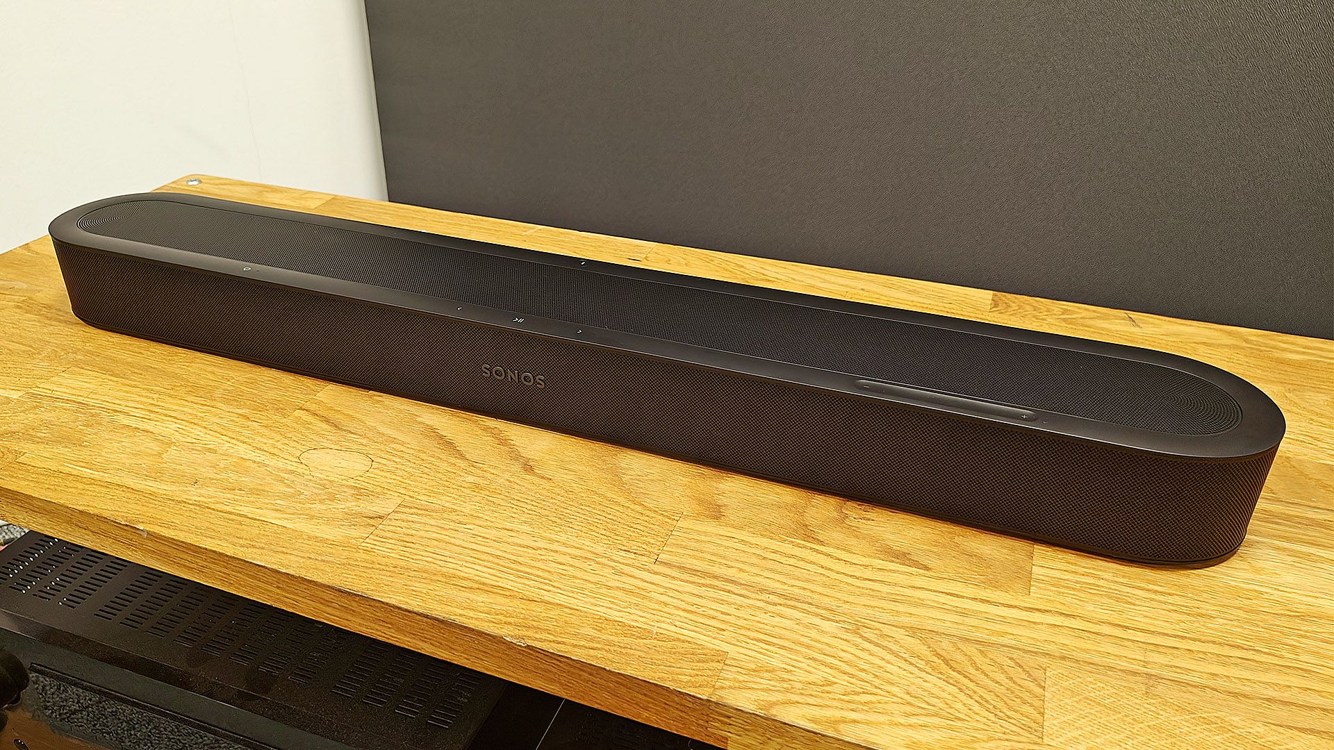 Обзор Sonos Beam Ultra - лучший компактный саундбар с Dolby Atmos картинка Саундбар Sonos Beam Ultra: обзор и тест звука | DGL.RU