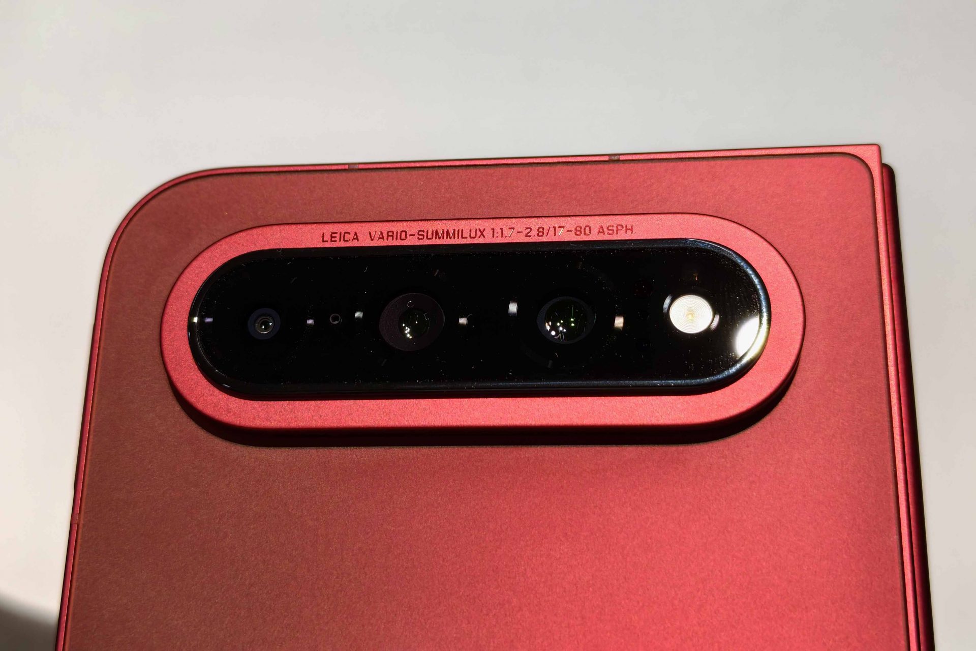 Складной смартфон Xiaomi 18 Fold: характеристики, дизайн и цены картинка Складной Xiaomi 18 Fold: параметры и дизайн | DGL.RU