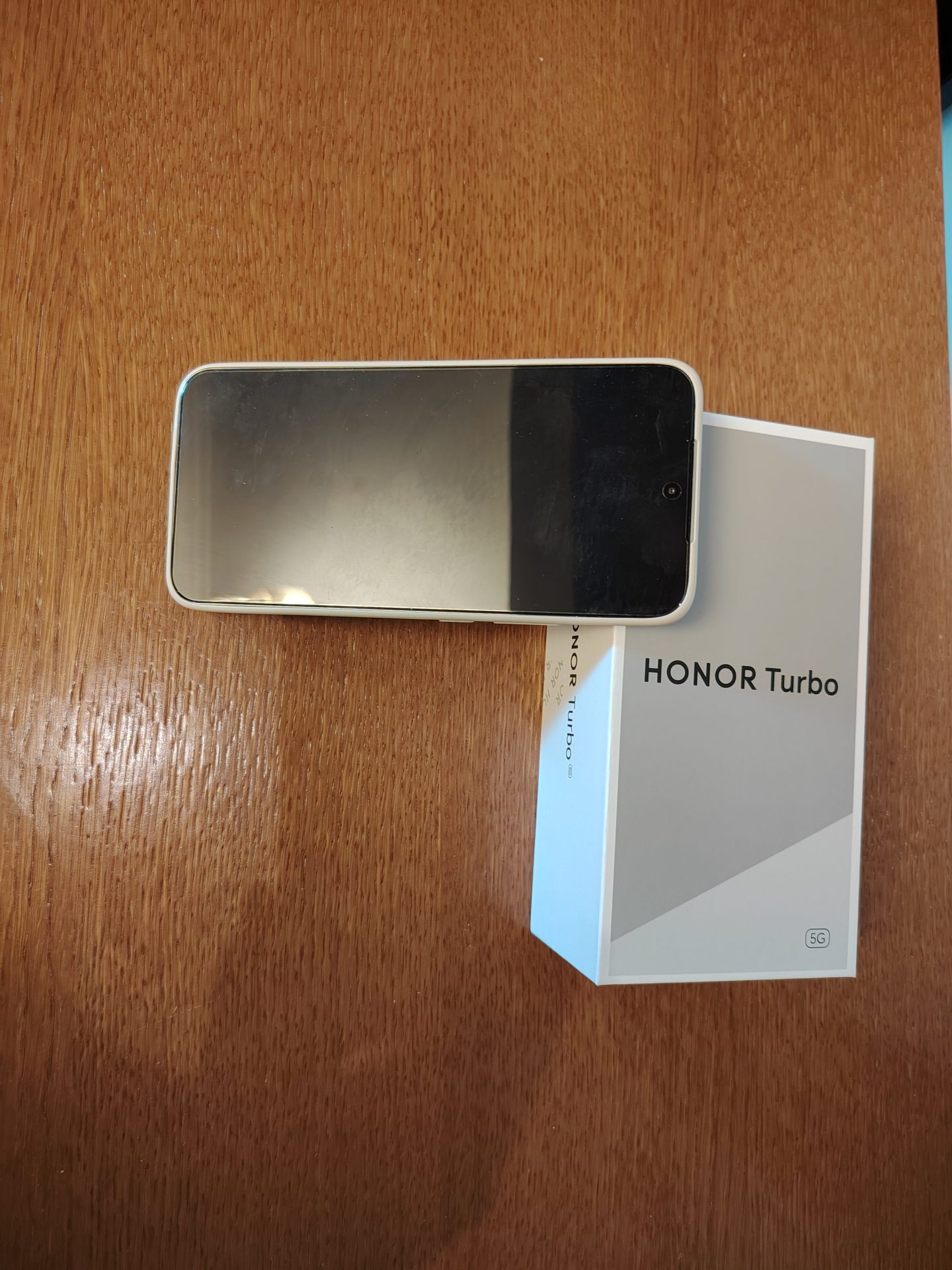 Обзор HONOR Turbo - тонкий «броневик» с батареей-монстром и защитой IP69K картинка Смартфон HONOR Turbo: три дня без розетки | DGL.RU