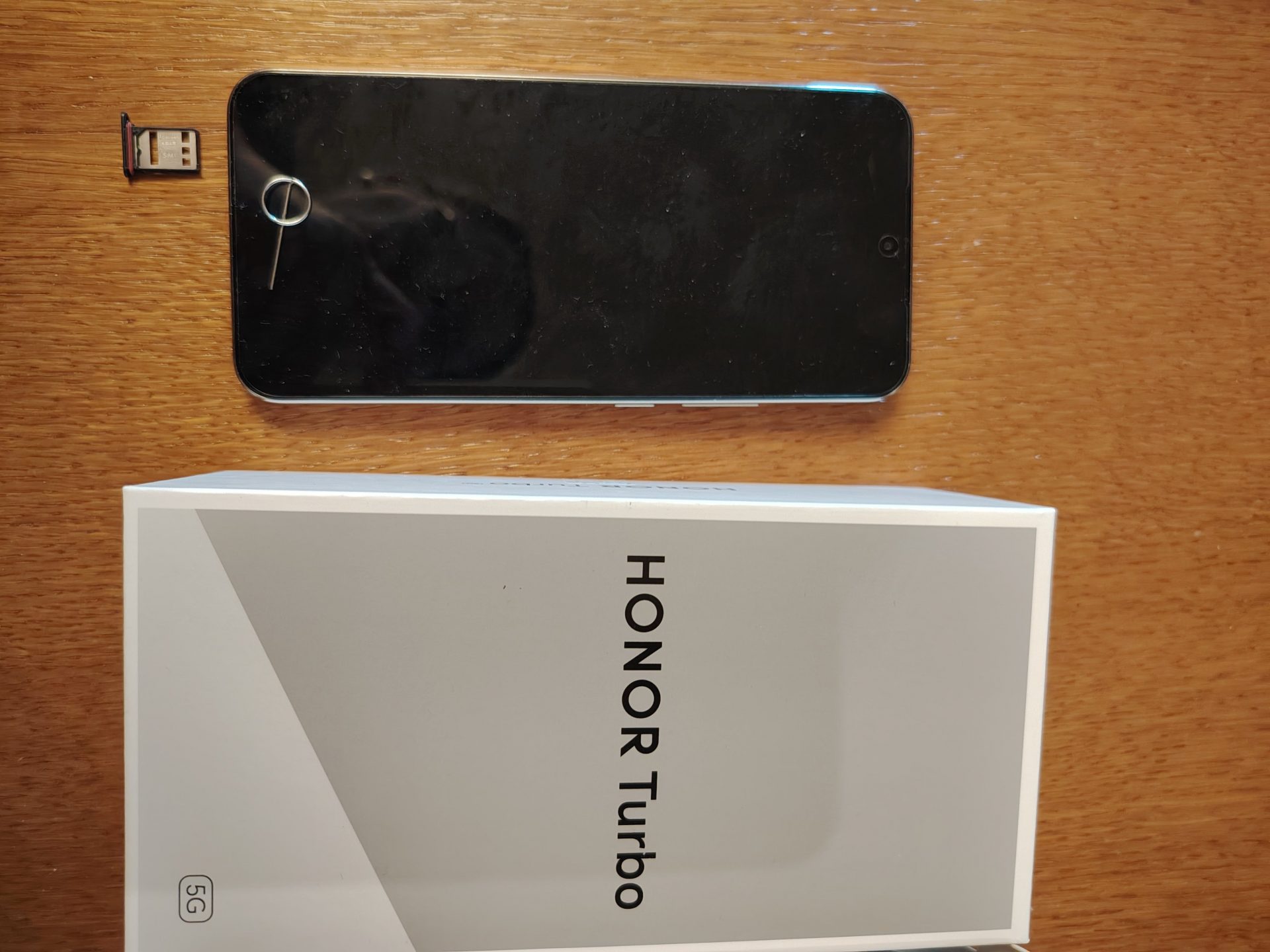 Обзор HONOR Turbo - тонкий «броневик» с батареей-монстром и защитой IP69K картинка Смартфон HONOR Turbo: три дня без розетки | DGL.RU