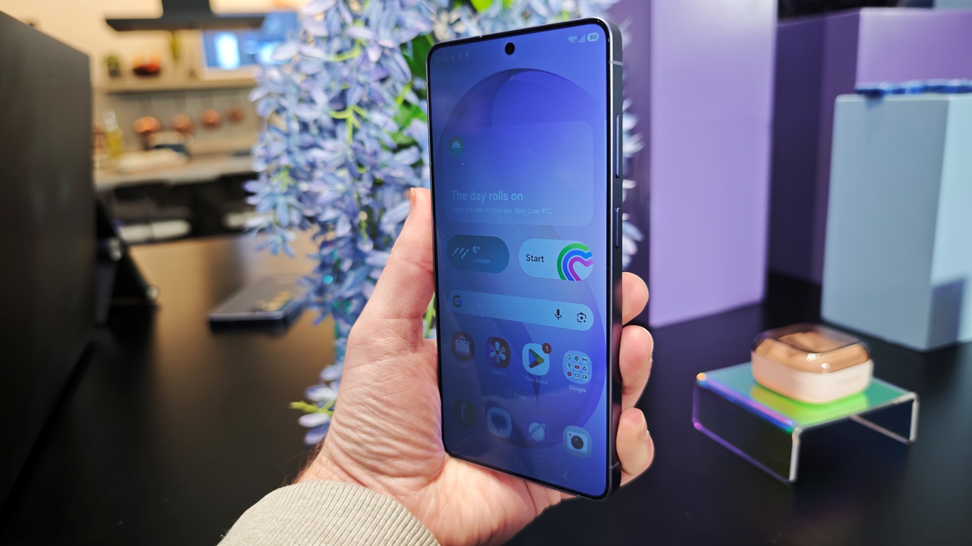 Смартфон Huawei Mate XT 2 получил приватный дисплей и новую конструкцию шарнира картинка Смартфон Huawei Mate XT 2 получил новый шарнир | DGL.RU