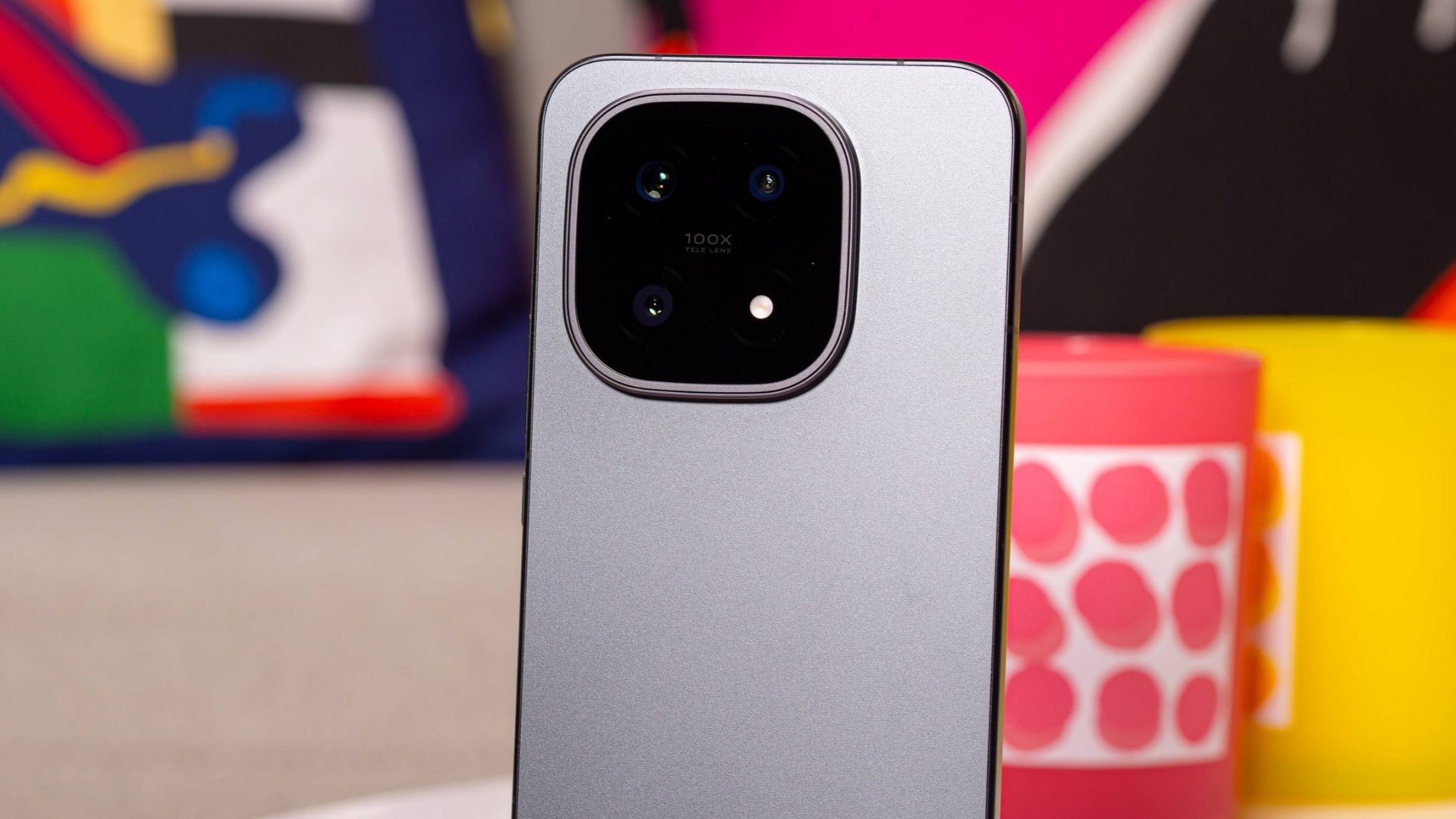 Смартфон iQOO 16 получит аккумулятор емкостью 8400 мАч и чип Snapdragon 8 Elite Extreme