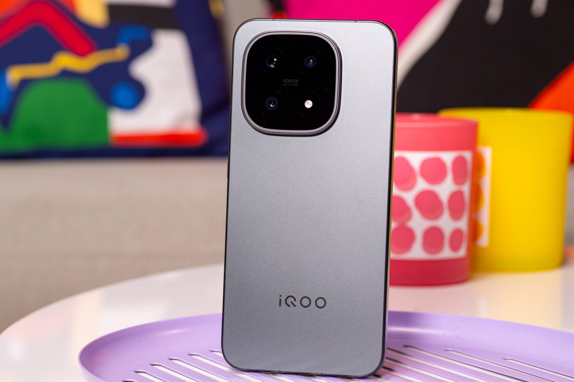 Смартфон iQOO 16 получит аккумулятор емкостью 8400 мАч и чип Snapdragon 8 Elite Extreme картинка Смартфон iQOO 16 получит батарею 8400 мАч | DGL.RU