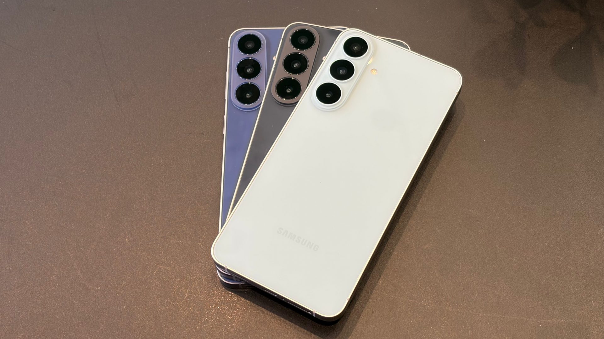 Обзор Samsung Galaxy S26 FE - заметный рост автономности относительно S25 FE картинка Смартфон Samsung Galaxy S26 FE: обзор | DGL.RU