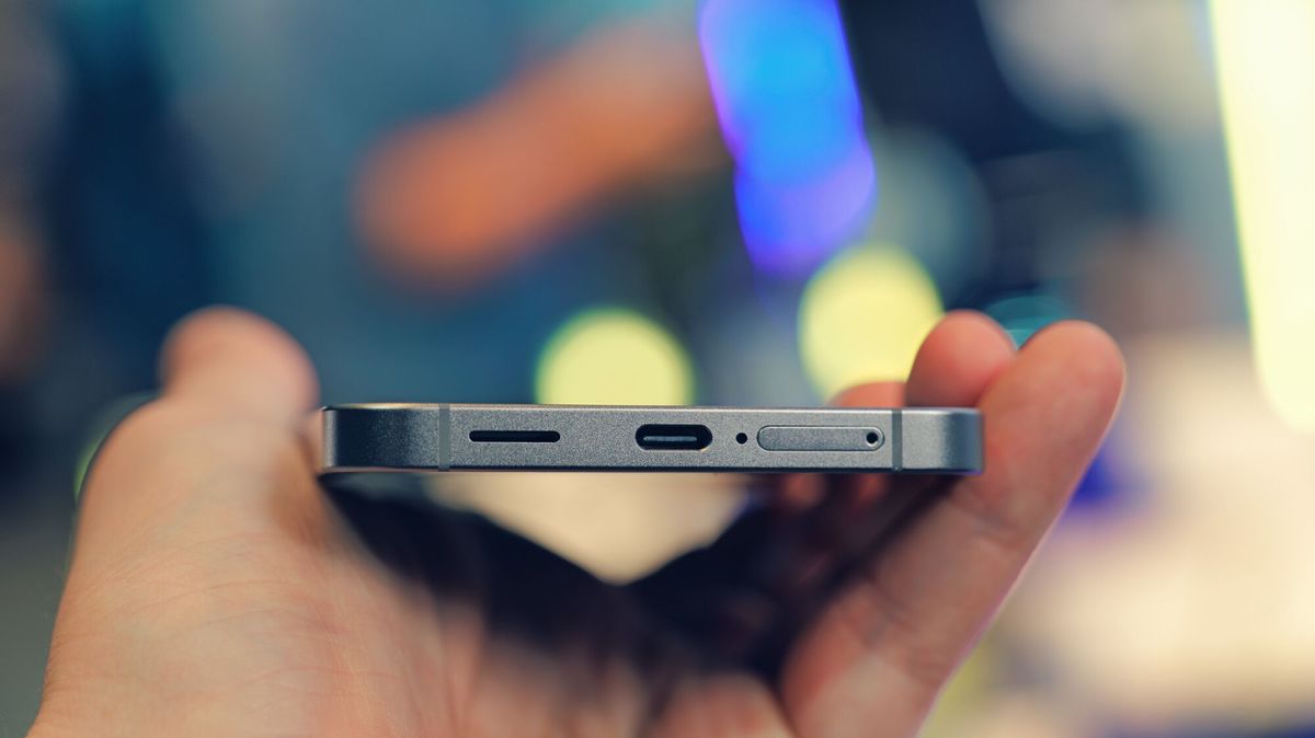 Обзор Samsung Galaxy S26 FE - заметный рост автономности относительно S25 FE картинка Смартфон Samsung Galaxy S26 FE: обзор | DGL.RU