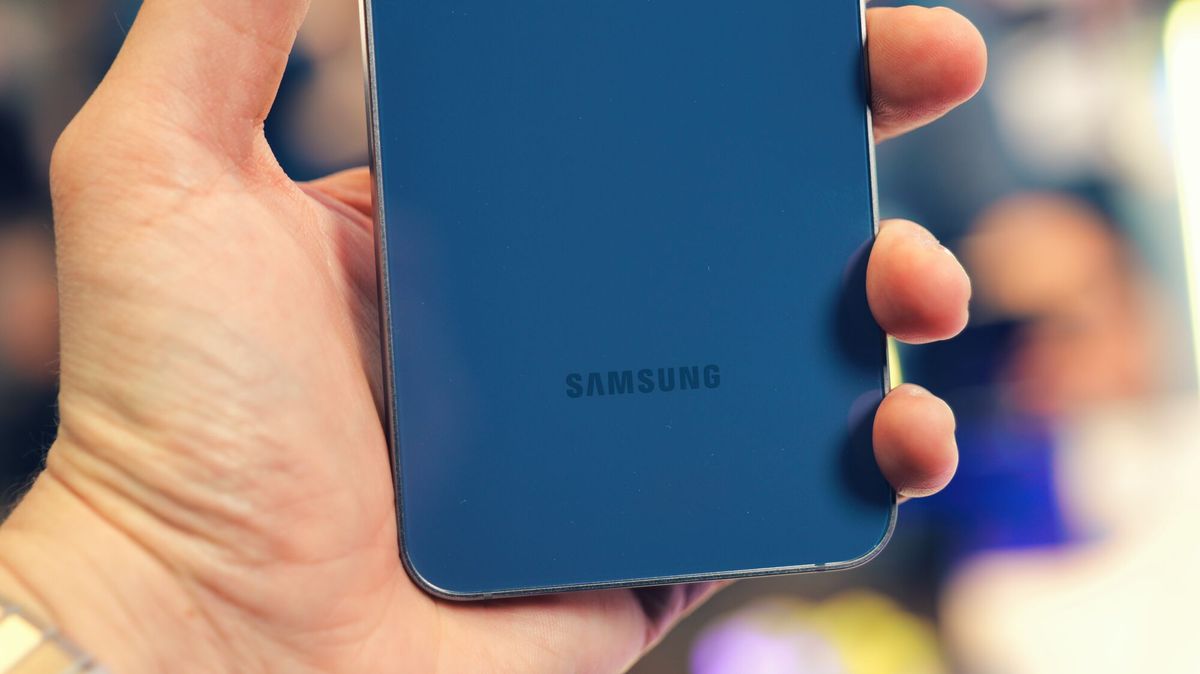 Обзор Samsung Galaxy S26 FE - заметный рост автономности относительно S25 FE картинка Смартфон Samsung Galaxy S26 FE: обзор | DGL.RU