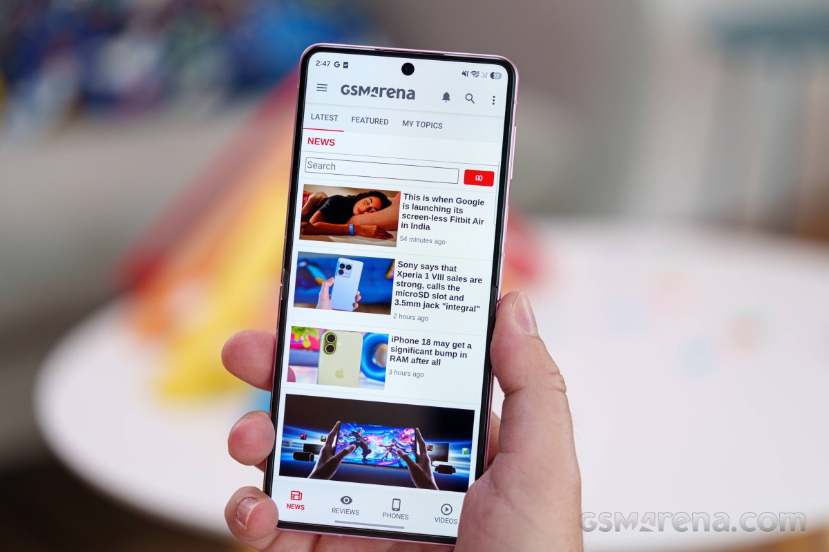 Обзор Samsung Galaxy Z Flip8: главный сюрприз — автономность картинка Смартфон Samsung Galaxy Z Flip8: обзор и тест | DGL.RU