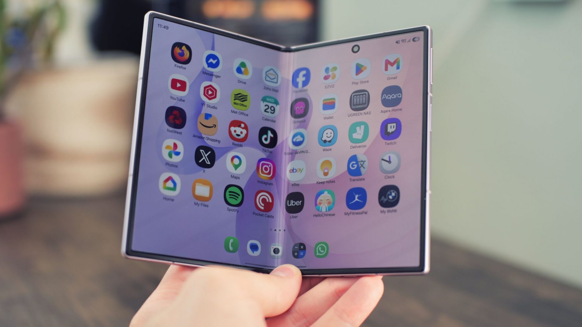 Сравнение Samsung Galaxy Z Fold 8 и iPhone Duo: ключевые преимущества двух складных флагманов картинка Samsung Galaxy Z Fold 8 и iPhone Duo: сравнение | DGL.RU