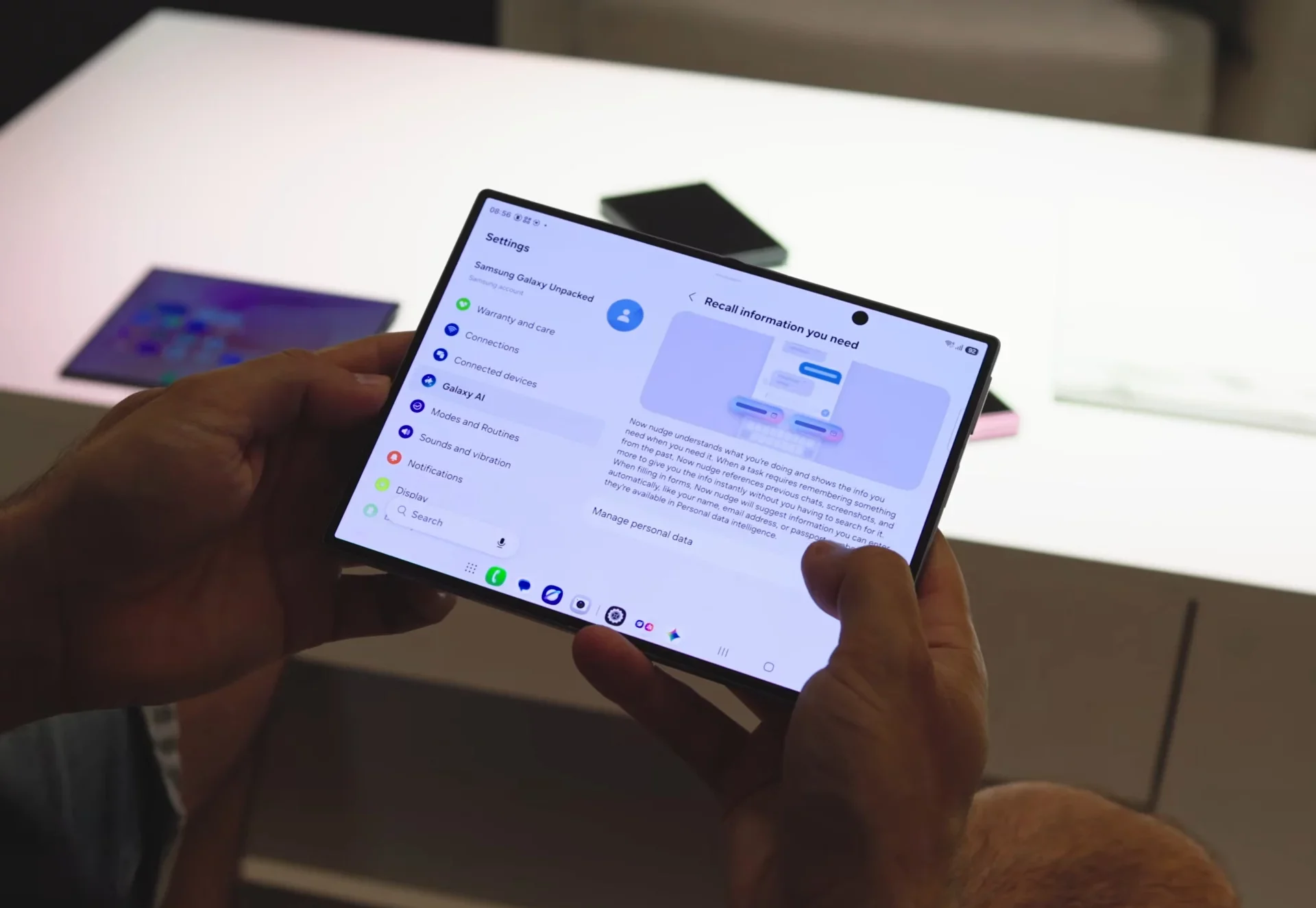 Сравнение Samsung Galaxy Z Fold 8 и iPhone Duo: особенности дизайна и аппаратные компромиссы картинка Сравнение Galaxy Z Fold 8 и iPhone Duo | DGL.RU