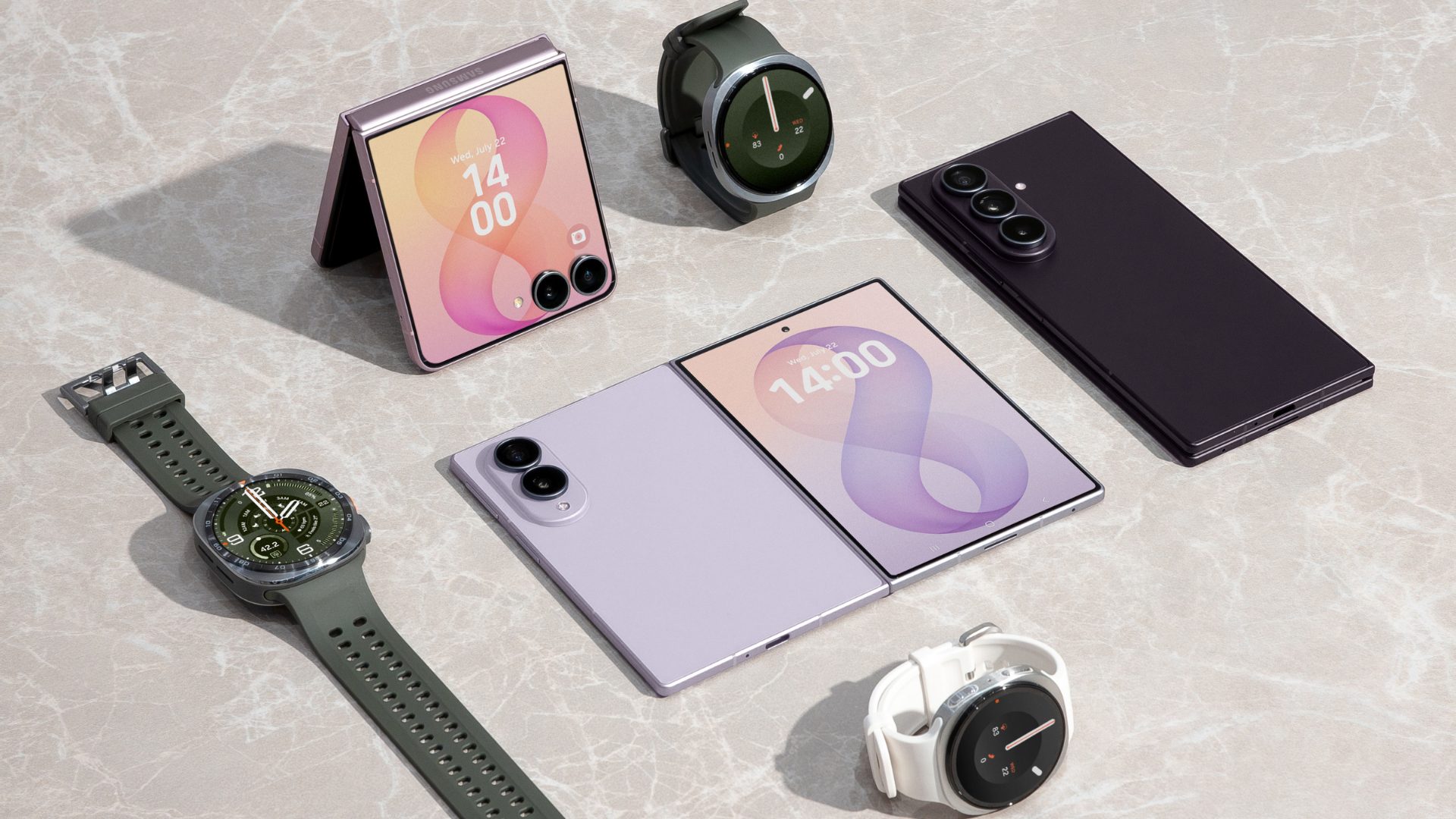 Сравнение складных смартфонов и смарт-часов линейки Samsung Galaxy