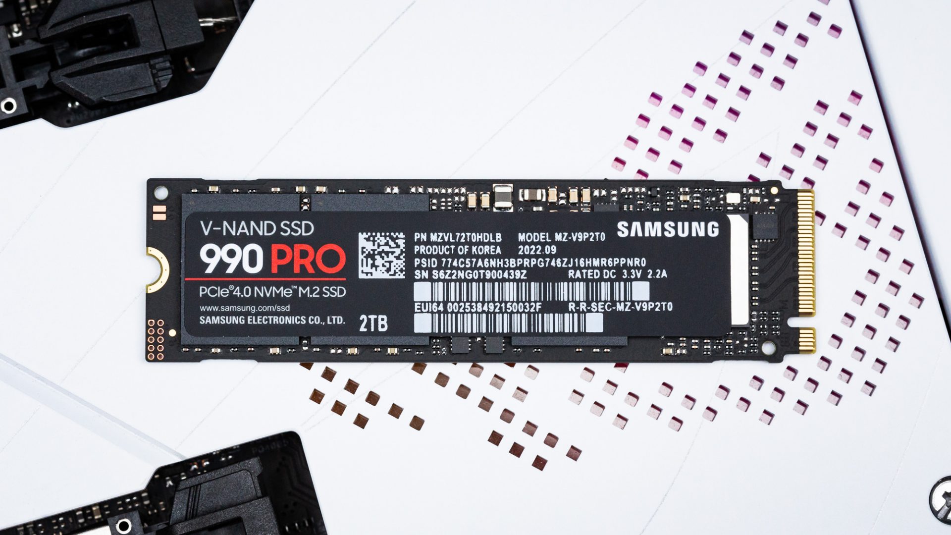Лучшие SSD-накопители 2026 года: от сверхбыстрых M.2 NVMe до бюджетных SATA картинка SSD-накопители 2026 года: топ для игр | DGL.RU