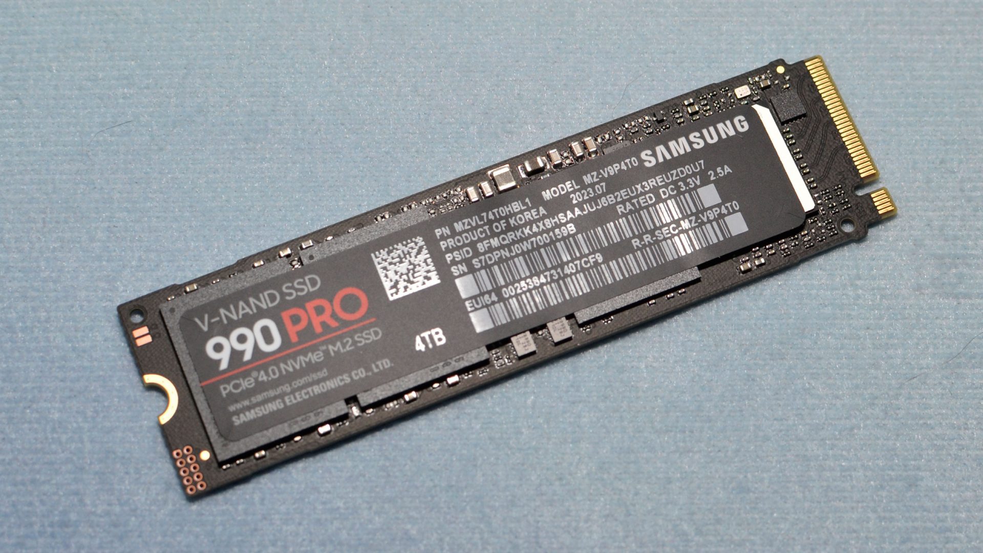 Лучшие SSD-накопители 2026 года: от сверхбыстрых M.2 NVMe до бюджетных SATA картинка SSD-накопители 2026 года: топ для игр | DGL.RU