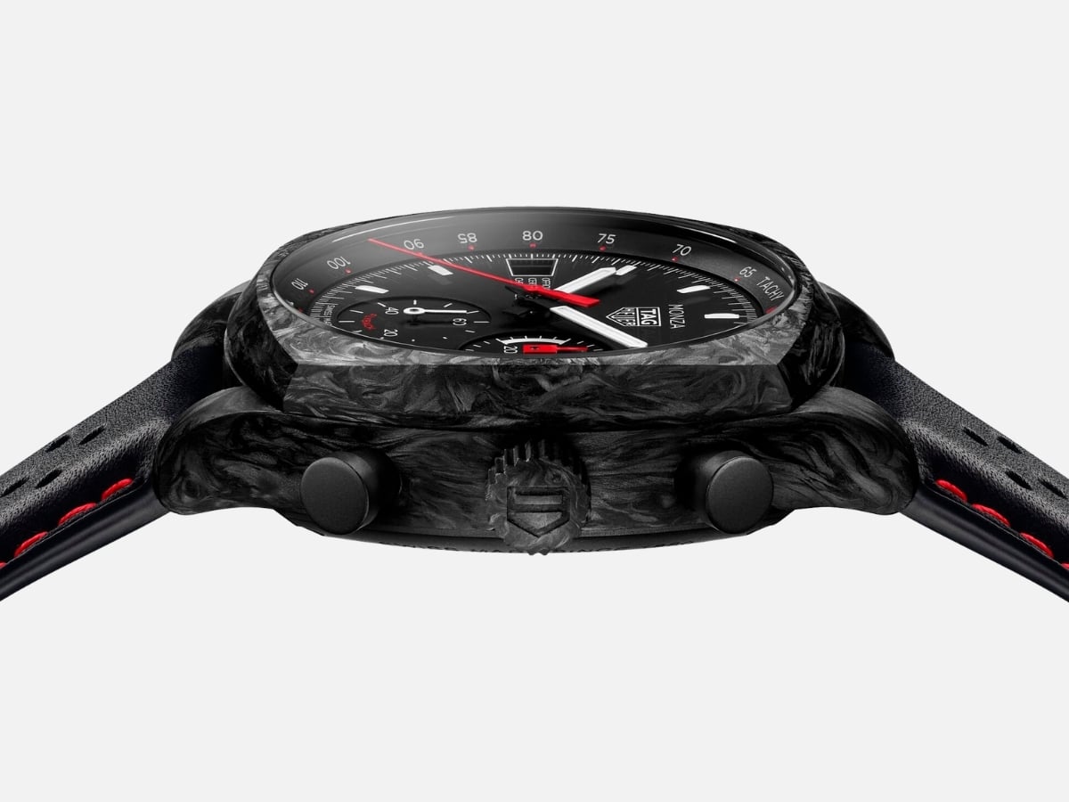 TAG Heuer представила лимитированный хронограф Monza Flyback в корпусе из кованого карбона картинка Хронограф TAG Heuer Monza Flyback из карбона | DGL.RU