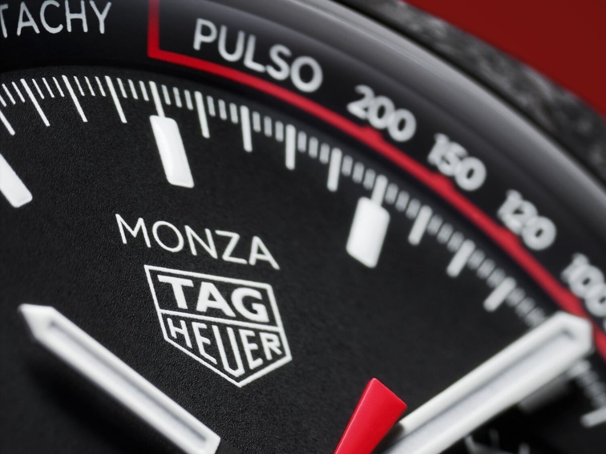 TAG Heuer представила лимитированный хронограф Monza Flyback в корпусе из кованого карбона картинка Хронограф TAG Heuer Monza Flyback из карбона | DGL.RU