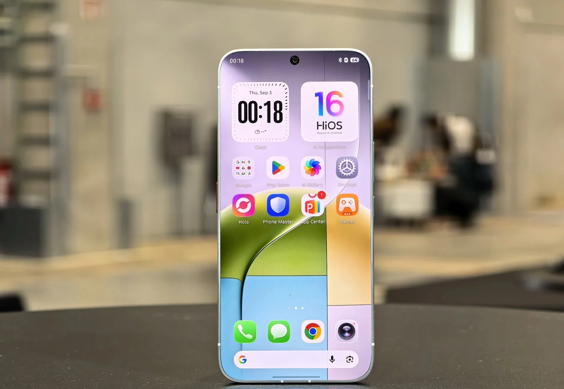 Tecno показала первый рабочий прототип смартфона с экраном без рамок картинка Смартфон Tecno: прототип без рамок экрана | DGL.RU