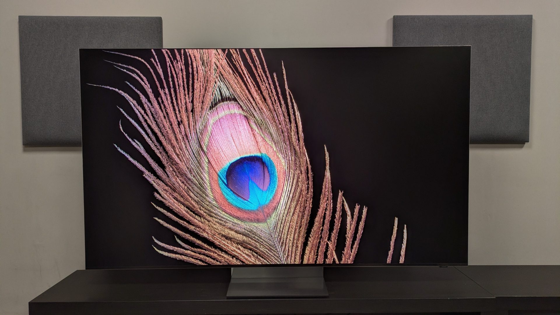 Обзор Samsung R95H — демонстрирует огромный потенциал RGB картинка Телевизор Samsung R95H: обзор Micro RGB для игр | DGL.RU