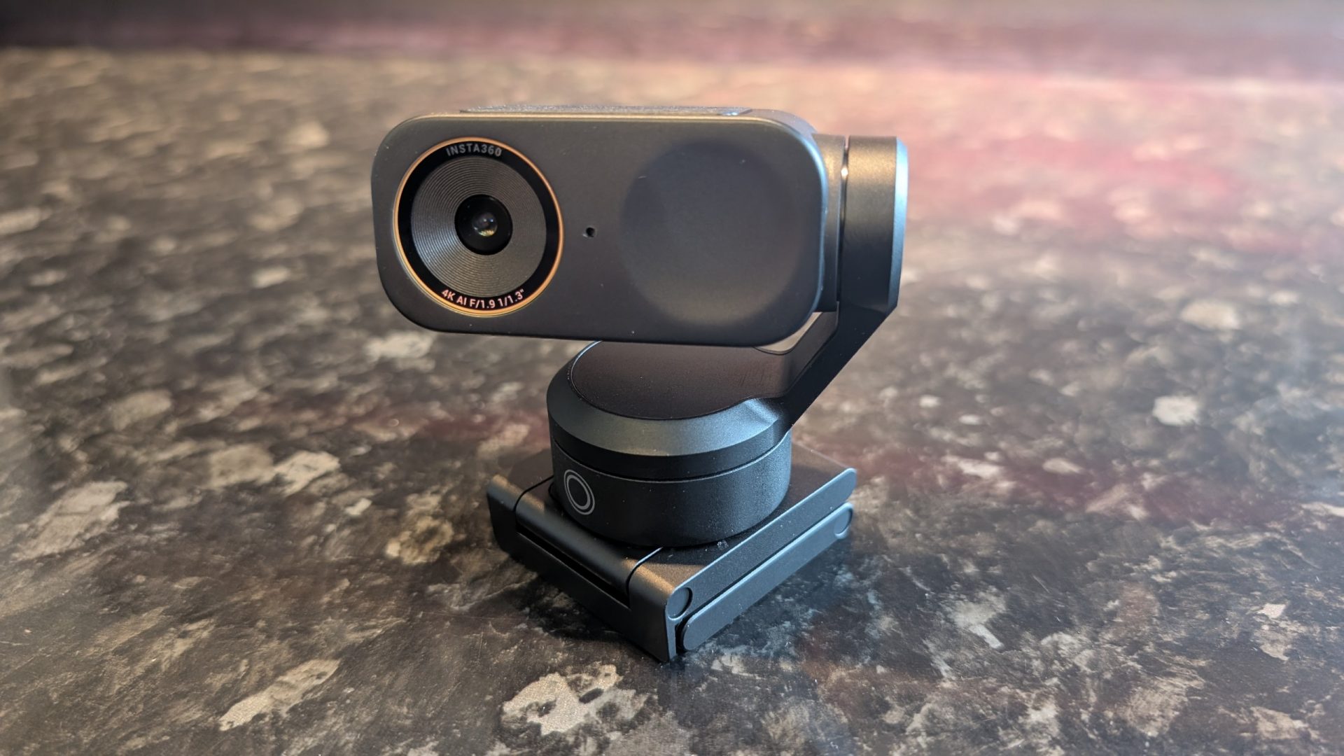 Веб-камера Insta360 Link 2 Pro: обзор 4K и AI | DGL.RU