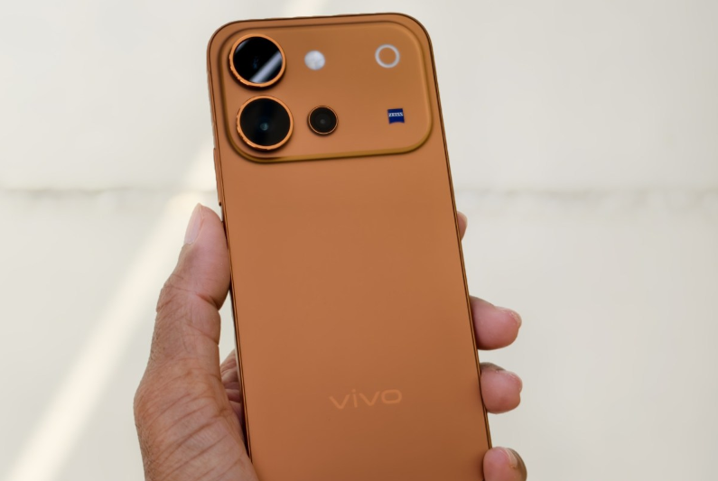 На что на самом деле способен новый vivo V80: выжимаем максимум из камеры картинка На что на самом деле способен новый vivo V80
