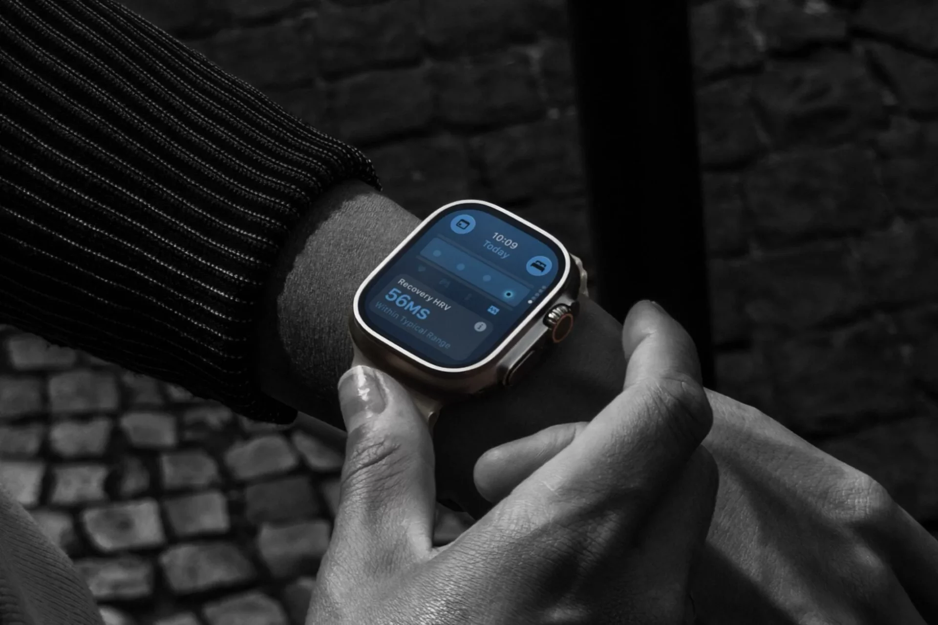 Apple Watch Ultra 4: Siri AI в прочном корпусе картинка Apple Watch Ultra 4: Siri AI в прочном корпусе