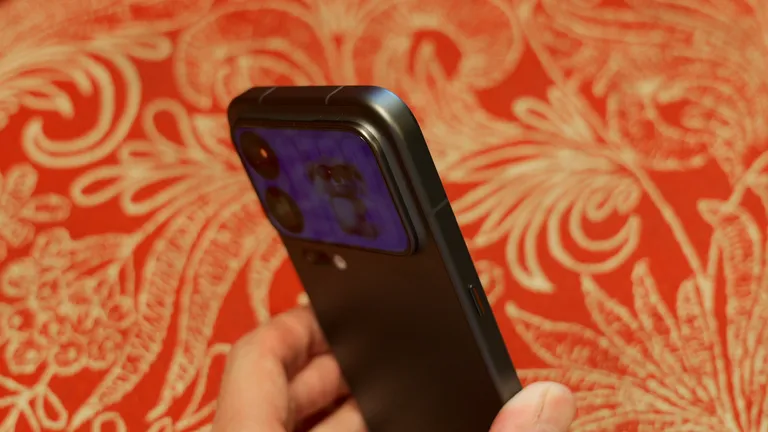 Экран с защитой от шпионов: новый флагман Xiaomi бросает вызов Samsung картинка Xiaomi 18 Pro поступит в международную продажу в этом году