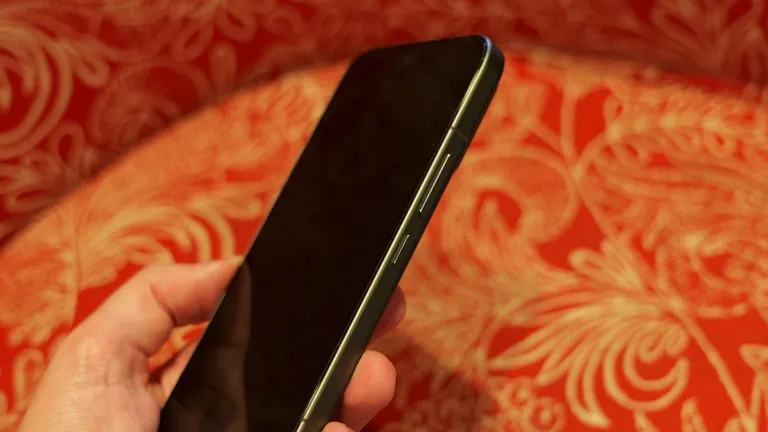 Экран с защитой от шпионов: новый флагман Xiaomi бросает вызов Samsung картинка Xiaomi 18 Pro поступит в международную продажу в этом году