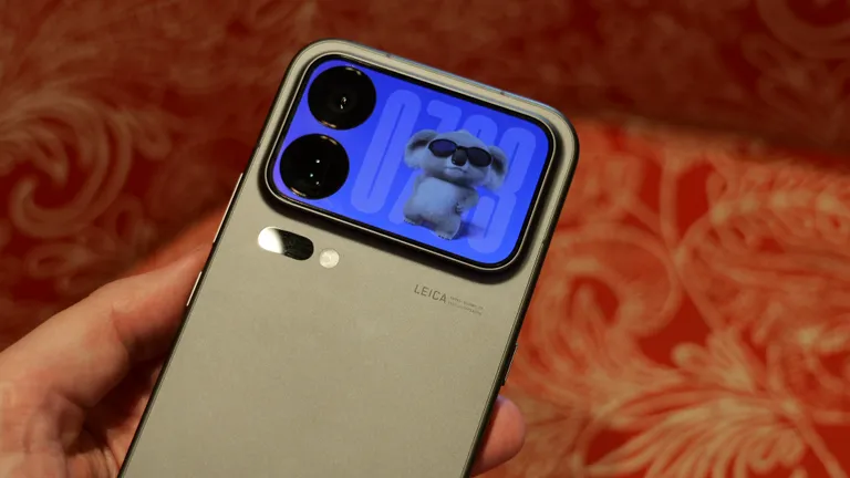 Экран с защитой от шпионов: новый флагман Xiaomi бросает вызов Samsung картинка Xiaomi 18 Pro поступит в международную продажу в этом году