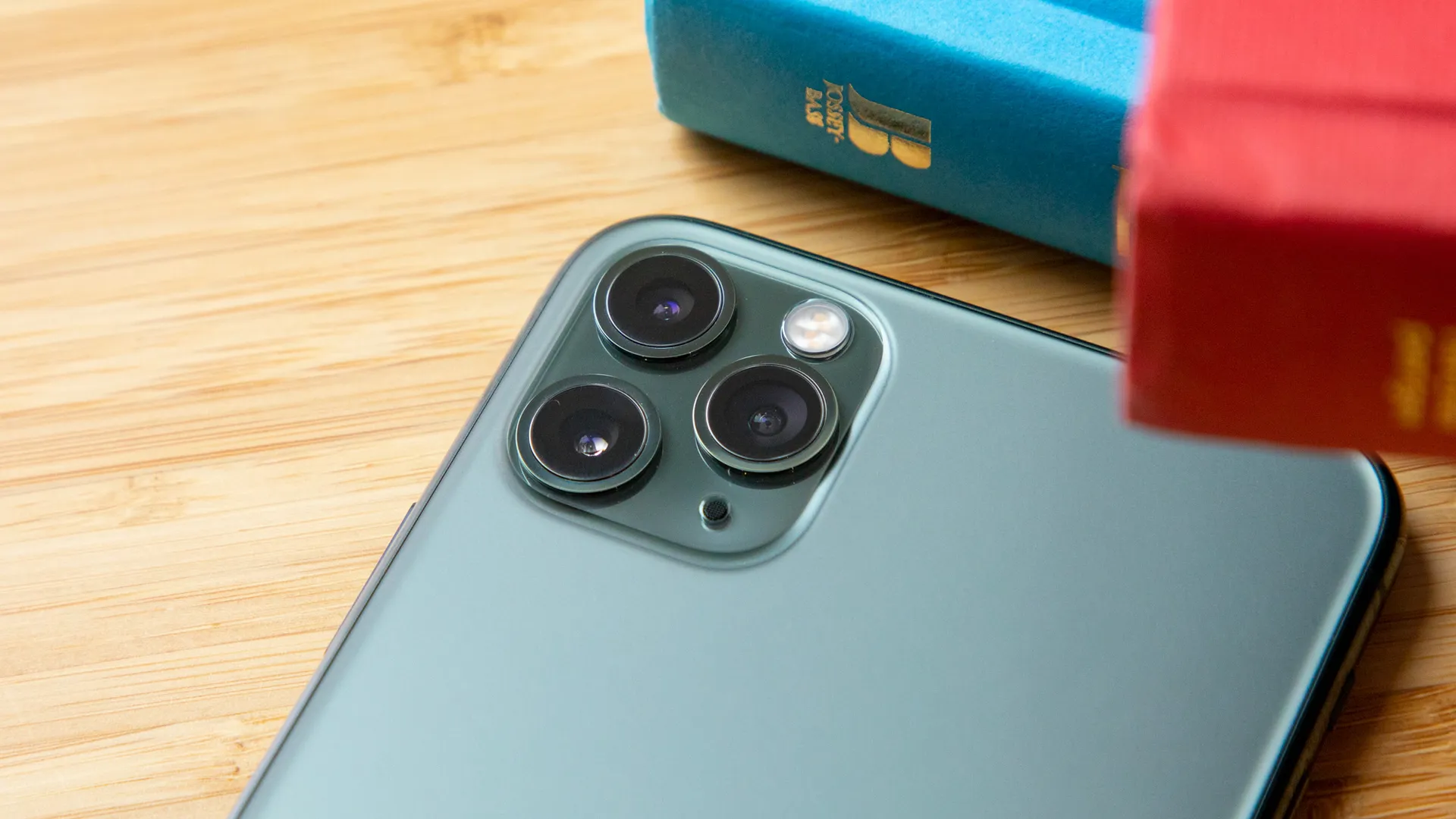 Смартфоны Apple iPhone 11, 11 Pro и 11 Pro Max 2019 года: камеры-конфорки и победа над тьмой