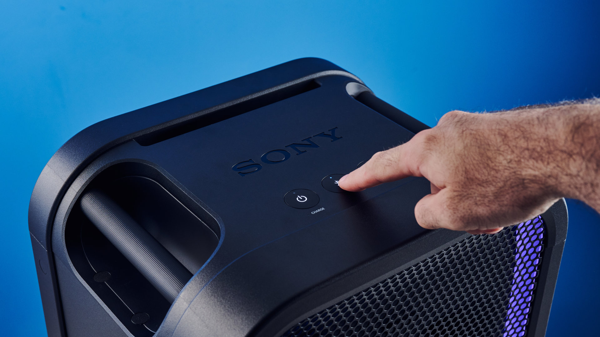 Обзор Sony ULT Tower 5 - сотрясающие землю, заполняющие комнату басы картинка Акустика Sony ULT Tower 5: мощный бас | DGL.RU