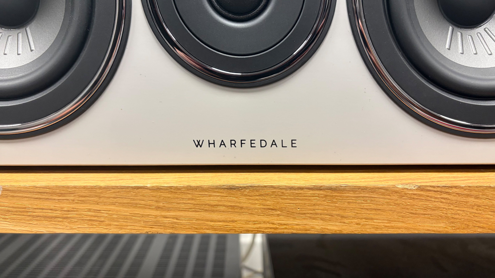 Обзор Wharfedale Diamond 12.1i HCP - исключительный кинематографический звук картинка Акустика Wharfedale Diamond 12.1i HCP: обзор | DGL.RU