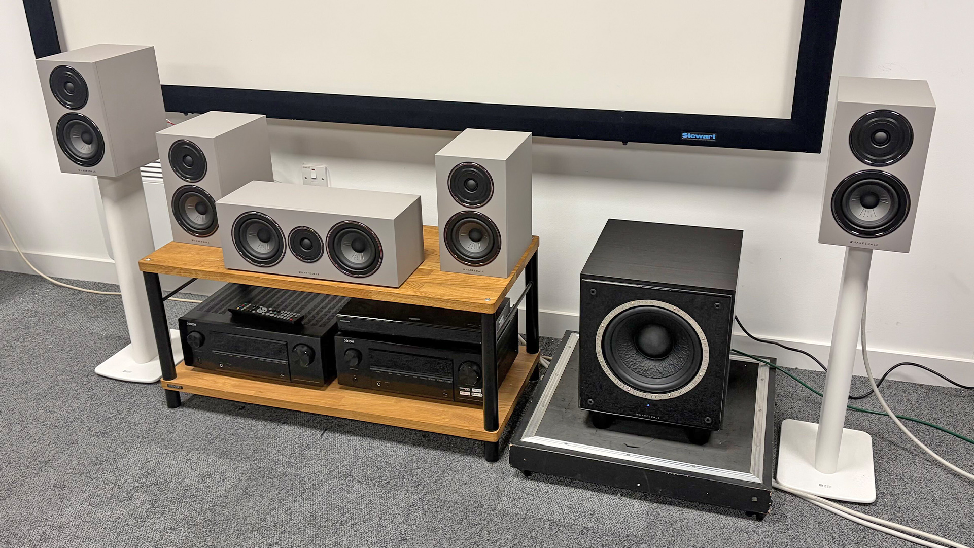 Обзор Wharfedale Diamond 12.1i HCP - исключительный кинематографический звук картинка Акустика Wharfedale Diamond 12.1i HCP: обзор | DGL.RU