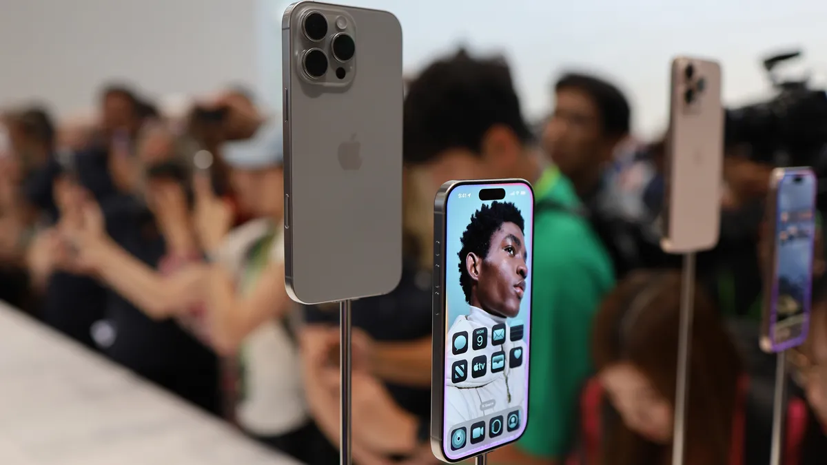 Смартфоны Apple iPhone 16 2024 года: Camera Control и возврат к вертикальным камерам