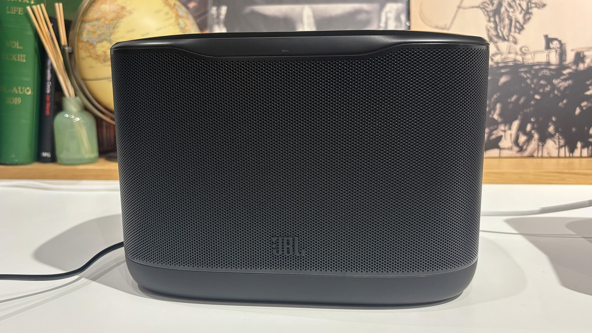 Обзор JBL Cove X1 - амбициозный прыжок в мир премиального мультирума картинка Беспроводная колонка JBL Cove X1: обзор звука | DGL.RU