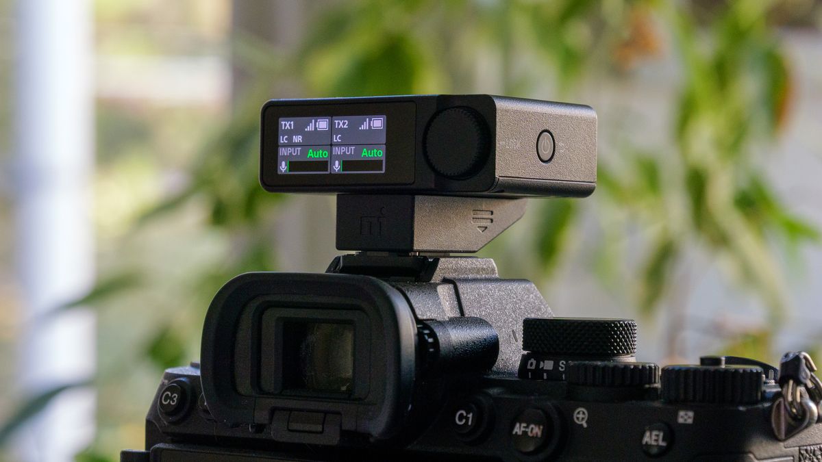 Обзор Sony ECM-W5 — беспроводной микрофон с особенностью, которой нет у DJI и Rode картинка Беспроводной микрофон Sony ECM-W5: обзор | DGL.RU
