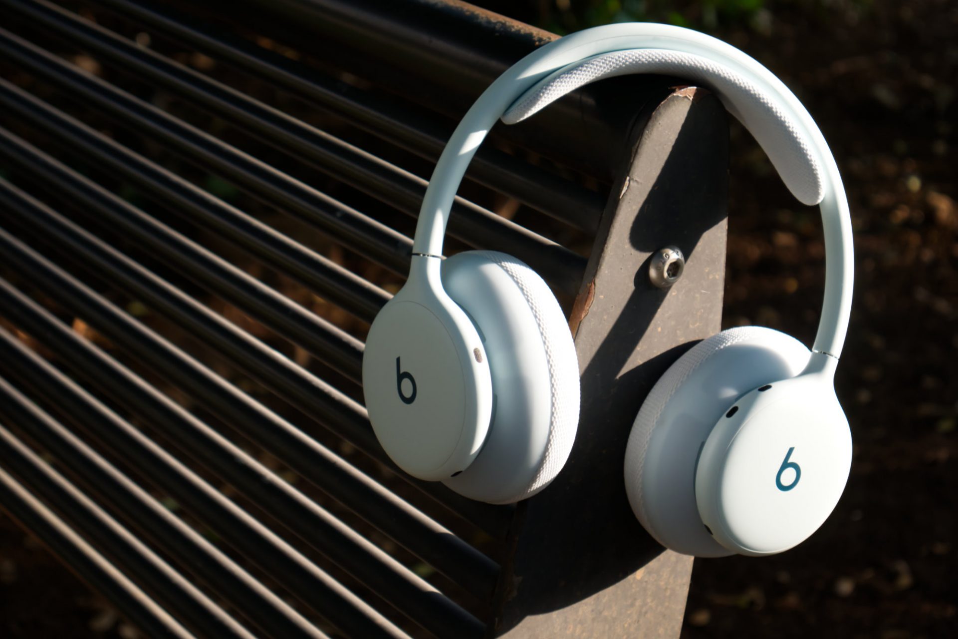 Беспроводные наушники Beats 360: подробный тест и сравнение с AirPods Max 2 картинка Обзор Beats 360: сравнение с AirPods Max 2 | DGL.RU