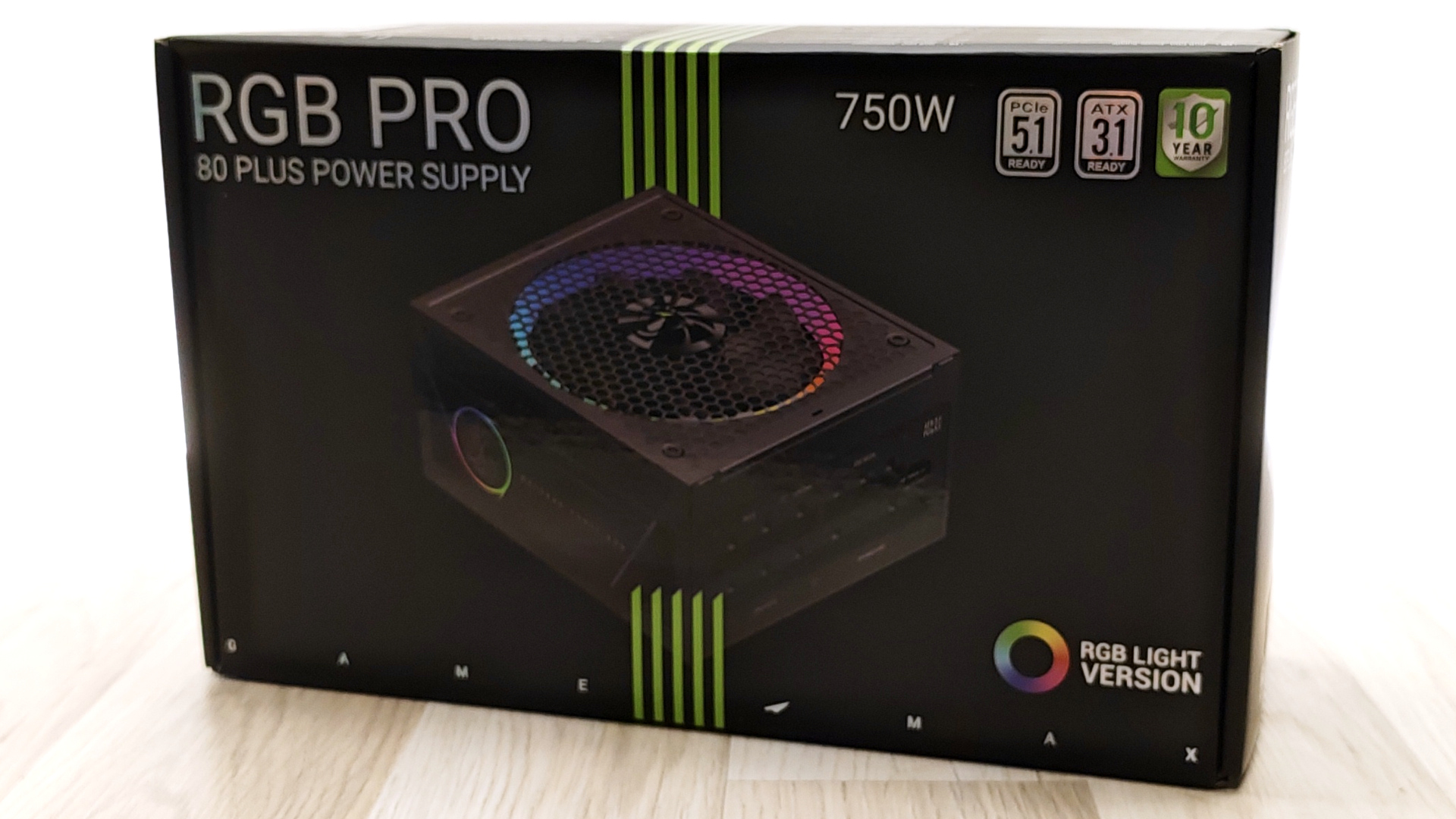 Обзор Gamemax RGB PRO 750G - эффективный, но дороговатый середнячок с красивой подсветкой картинка Блок питания Gamemax RGB PRO 750G: обзор | DGL.RU