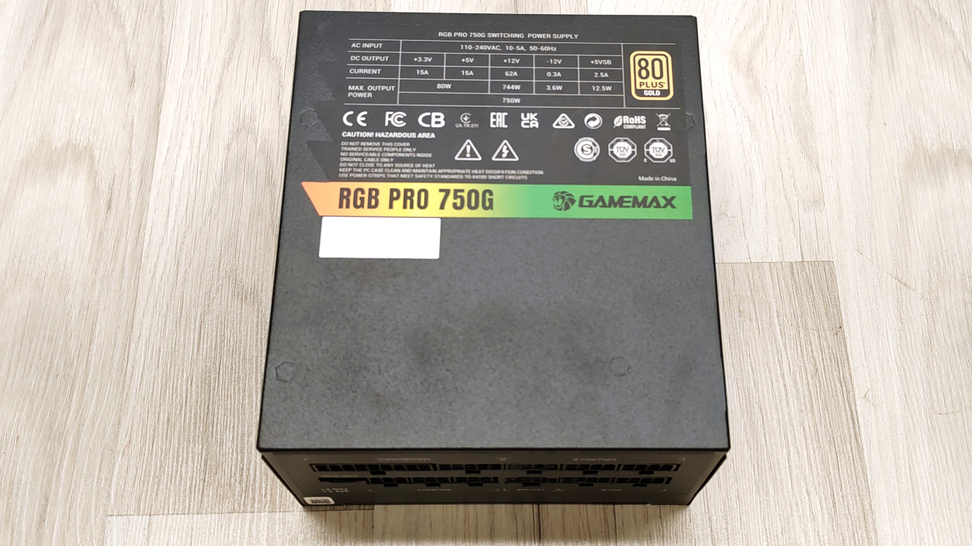 Обзор Gamemax RGB PRO 750G - эффективный, но дороговатый середнячок с красивой подсветкой картинка Блок питания Gamemax RGB PRO 750G: обзор | DGL.RU