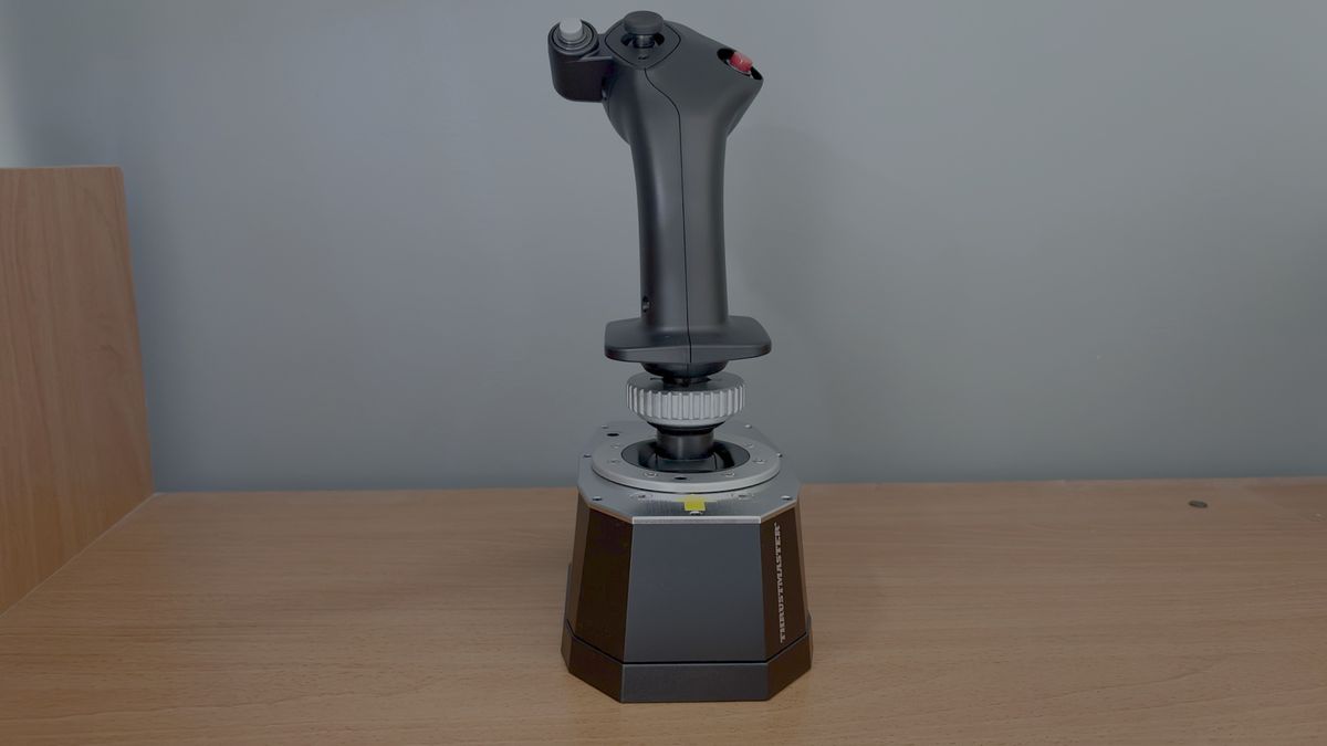 Обзор рукоятки Thrustmaster Airbus с базой для джойстика AVA: первоклассные ощущения от полета картинка Джойстик Thrustmaster AVA: база и рукоятка Airbus | DGL.RU
