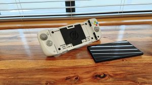 Обзор CRKD Nitro Deck 2 — самый универсальный портативный контроллер для Switch 2