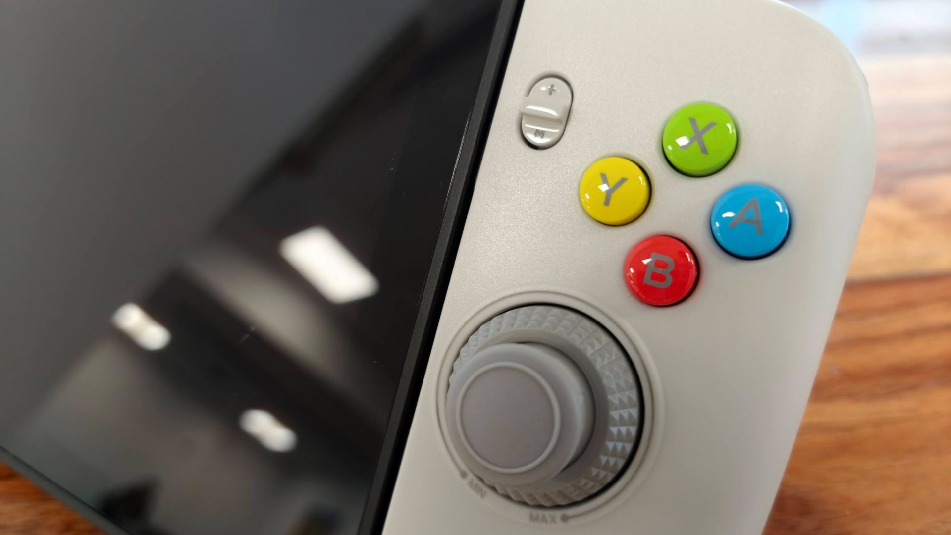Обзор CRKD Nitro Deck 2 - самый универсальный портативный контроллер для Switch 2 картинка Геймпад CRKD Nitro Deck 2: обзор и тест | DGL.RU