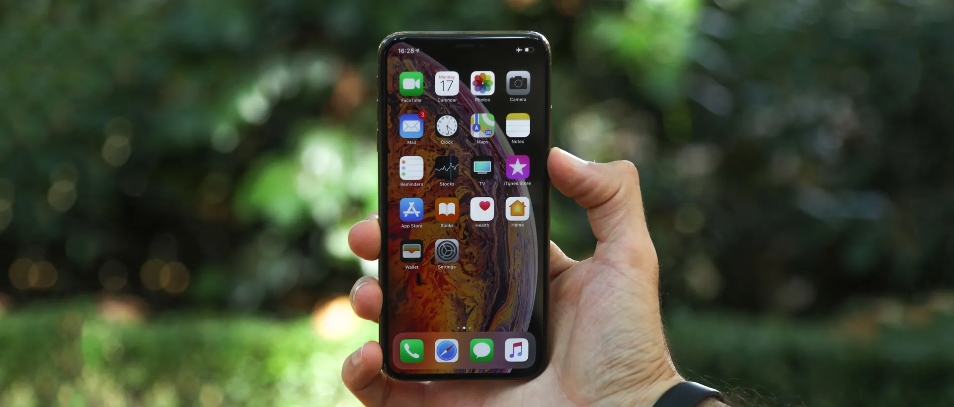 Смартфоны Apple iPhone XS, XS Max и XR 2018 года: прощание с Home и рождение Max фото